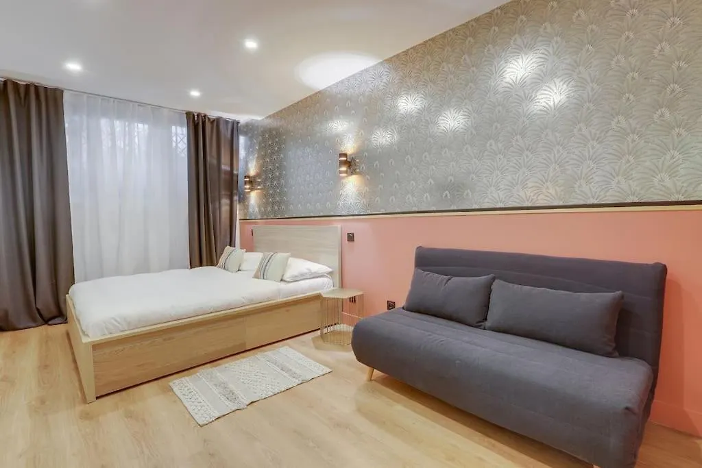 Luxueux & Spacieux Appartement, 125M2, Republique Париж